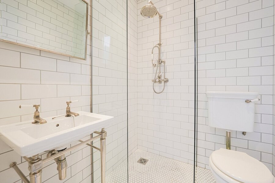 En Suite 2