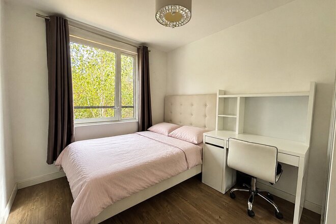 Blondin Way, London, SE16