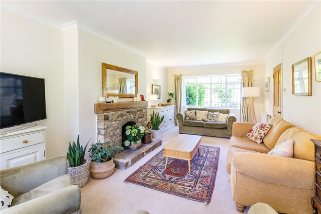 Cleeve Road, Cheltenham, GL52