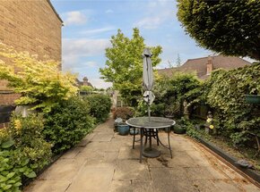 Peterstow Close, London, SW19