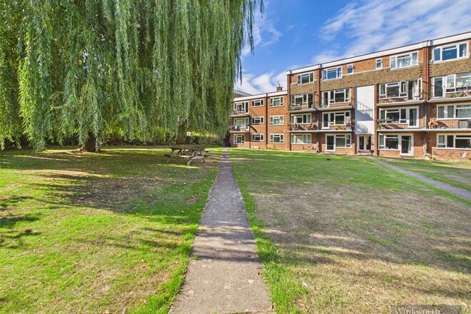Lovelace Road, Surbiton, KT6