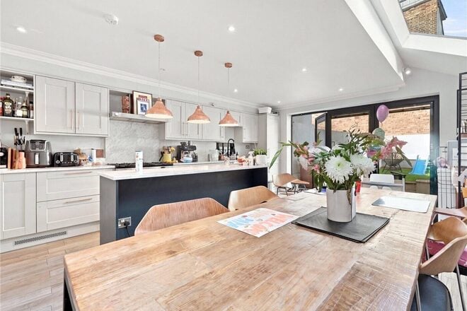 Kynaston Road, London, N16