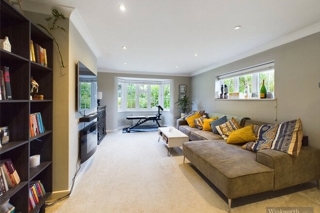 High Street, Surrey, KT10
