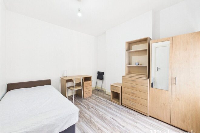 Coldershaw Road, London, W13