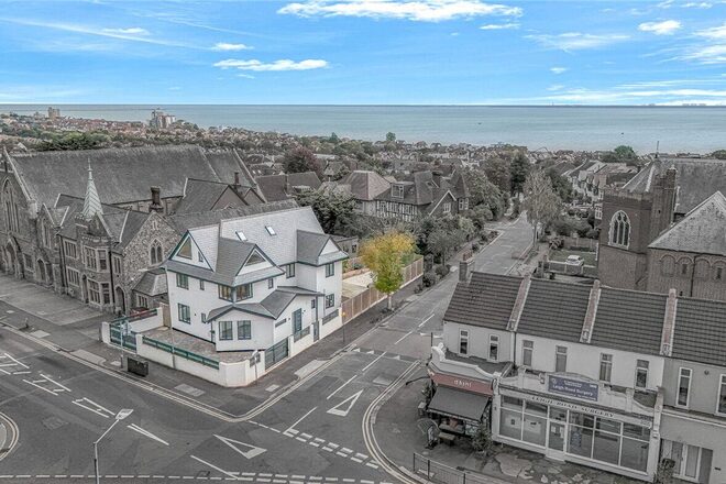 Mount Avenue, Essex, SS0