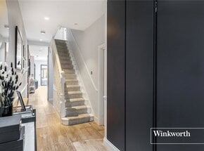 Bow Lane, London, N12