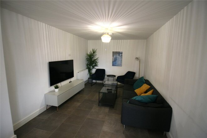 Slade Baker Way, Bristol, BS16