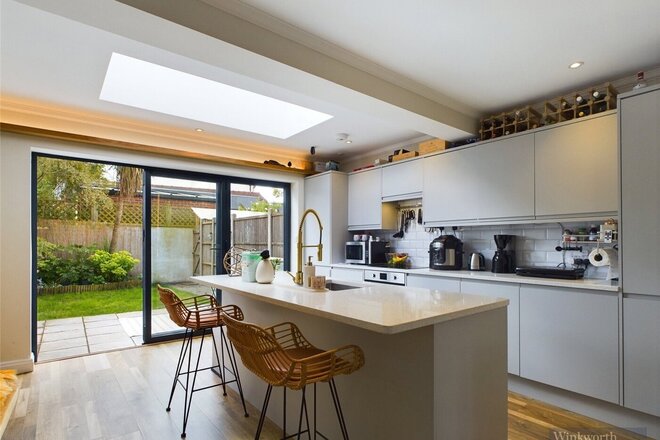 Southwood Drive, Kingston upon Thames, KT5