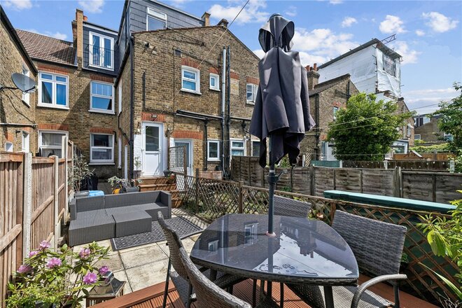Briscoe Road, London, SW19