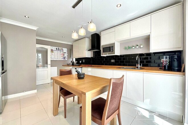 Pinewood Road, Christchurch, BH23