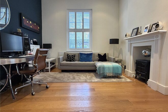 Point Pleasant, London, SW18