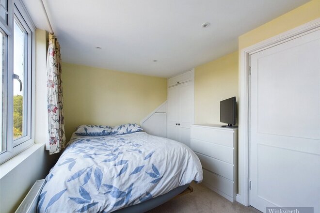 South Lane, Kingston upon Thames, KT3