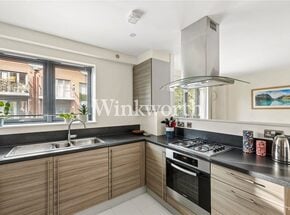 Leverton Close, London, N22