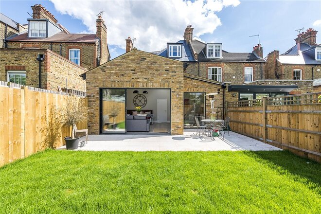 Criffel Avenue, London, SW2