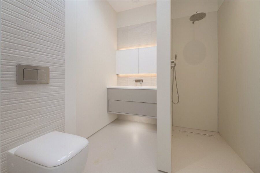 Ensuite (House)