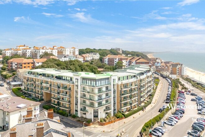 Marina Close, Bournemouth, BH5