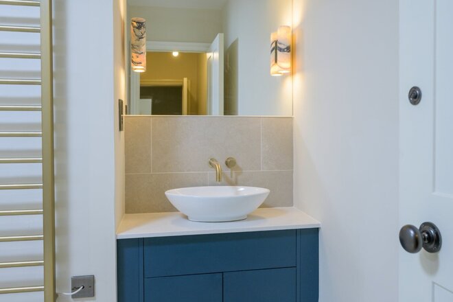 Oakfield, Batht, BA1