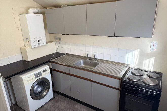 Wycliffe Road, First Floor Flat, Abington, NN1
