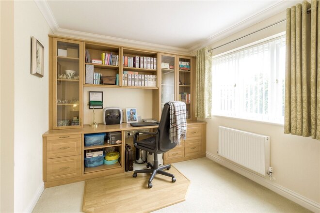 Oak Tree Close, Little Billing, NN3
