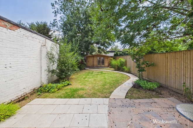 Deanscroft Avenue, London, NW9