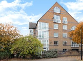Eleanor Close, London, SE16