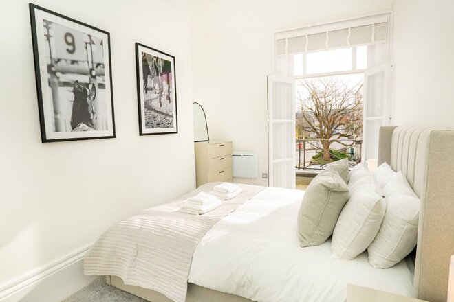 Grosvenor Street, Gloucestershire, GL52