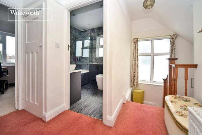 Edenfield Gardens, Worcester Park, KT4