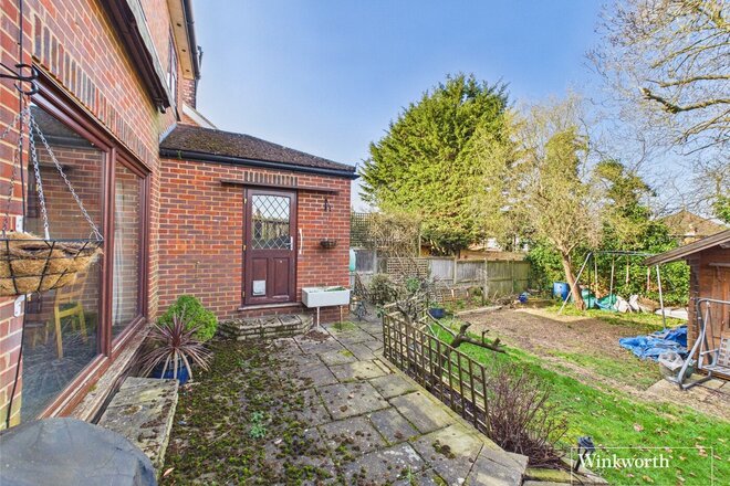 Wolmer Gardens, Edgware, HA8