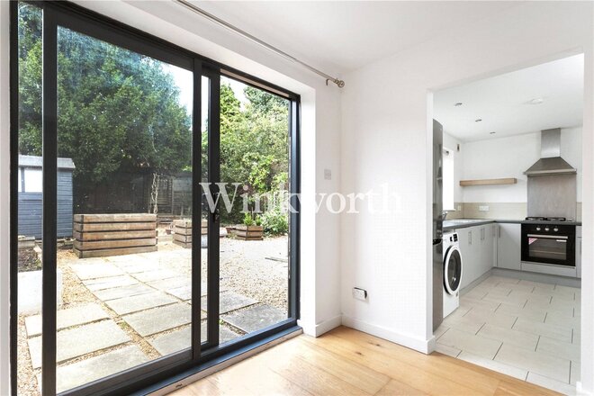 Compton Road, London, N21