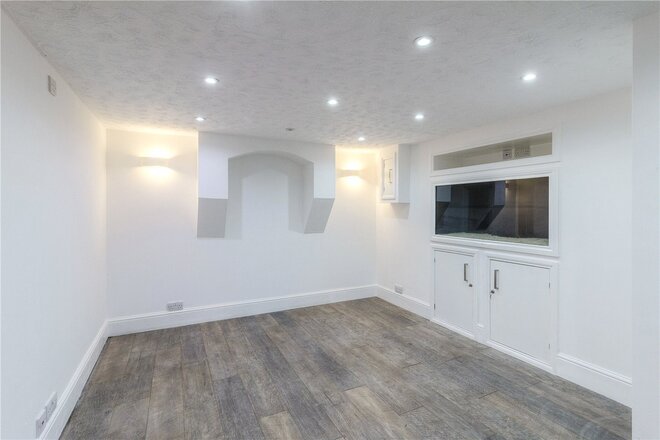 Whitworth Road, Northamptonshire, NN1