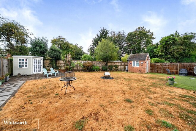 Buckskin Lane, Hampshire, RG22
