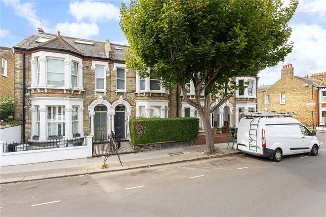 Taybridge Road, London, SW11