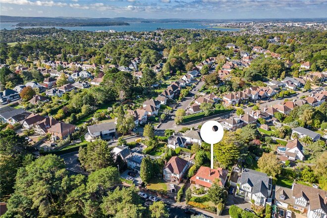 Canford Cliffs Road, Poole, BH13