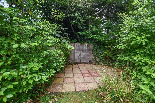 Barkhart Gardens, Berkshire, RG40