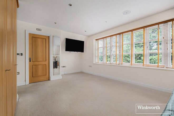London Road, Ascot, SL5