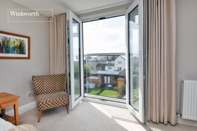 Newbury Gardens, Surrey, KT19