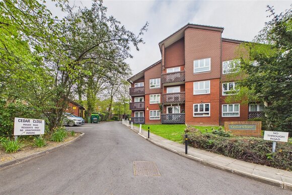 Cedar Close, London, SE21
