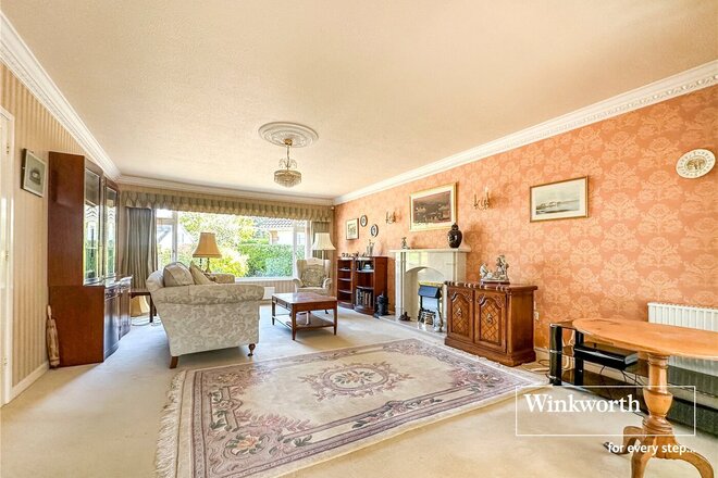 Old Pines Close, Dorset, BH22