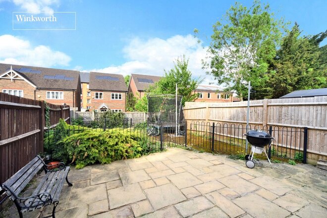 Clarkes Avenue, Worcester Park, KT4