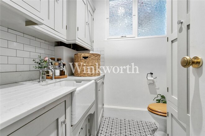 Fox Lane, London, N13
