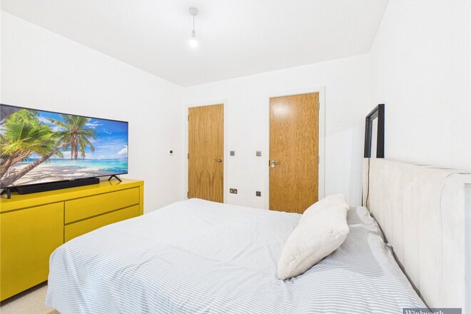 Lyon Road, Harrow, HA1