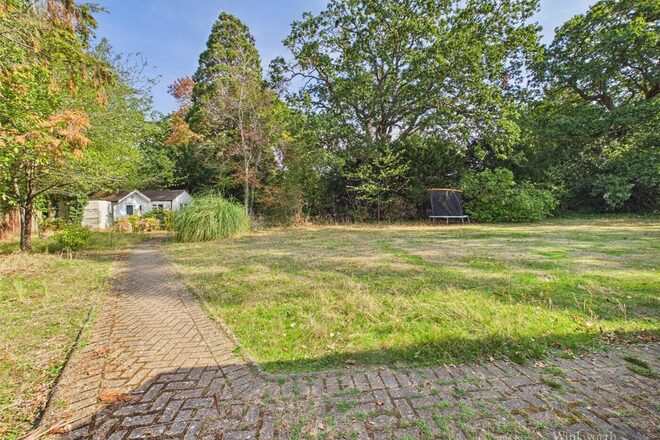 The Paddocks, Weybridge, KT13
