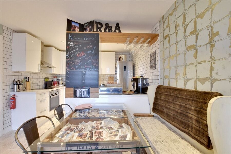 Kitchen/Dining Area