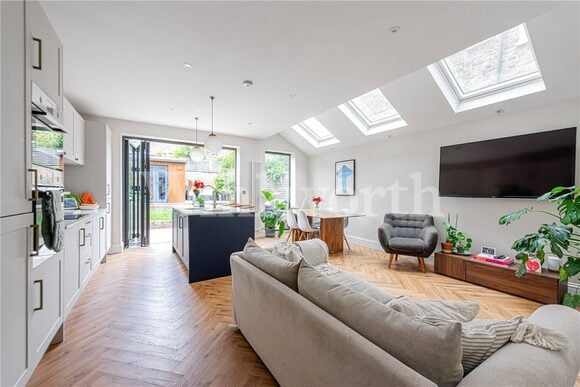 Bathurst Gardens, London, NW10