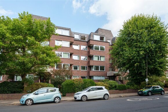 St. John's Avenue, London, SW15