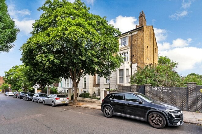 Hilltop Court, South Hampstead, NW8