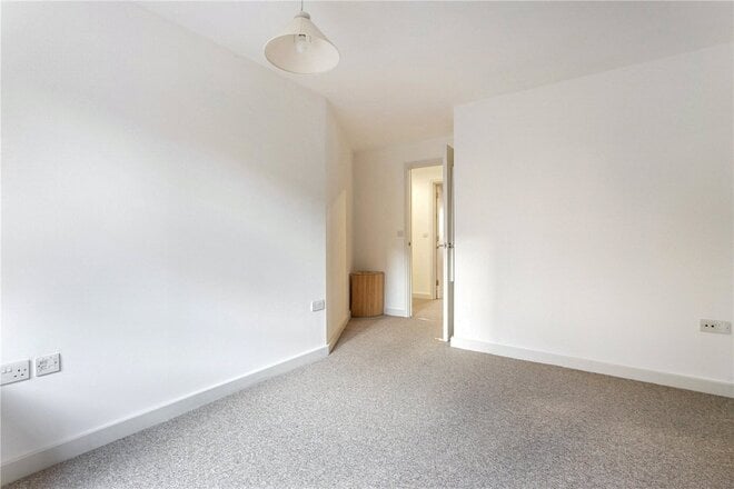 Buckler Court, London, N7