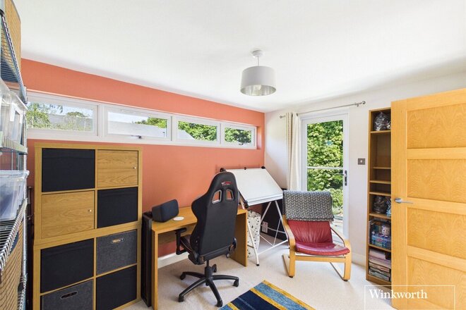 Newbury Road, Thatcham, RG19