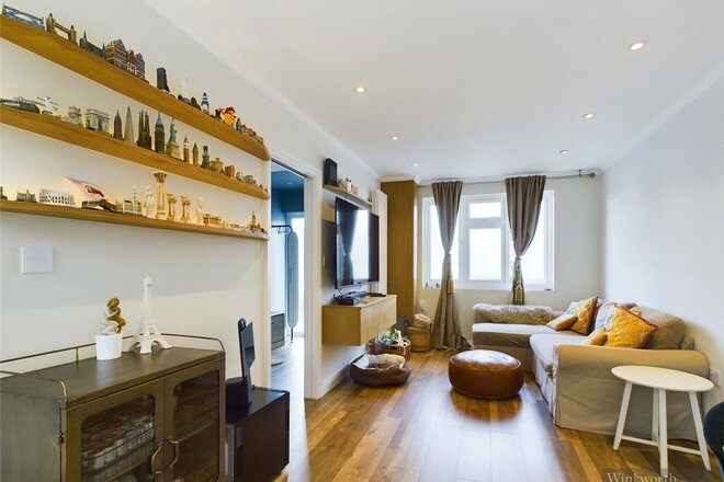 Southwood Drive, Kingston upon Thames, KT5