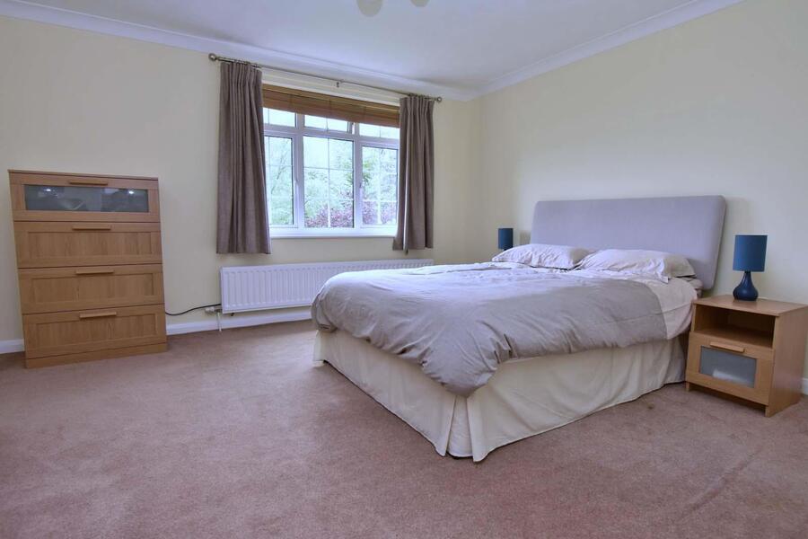 A BEDROOM 2.JPG